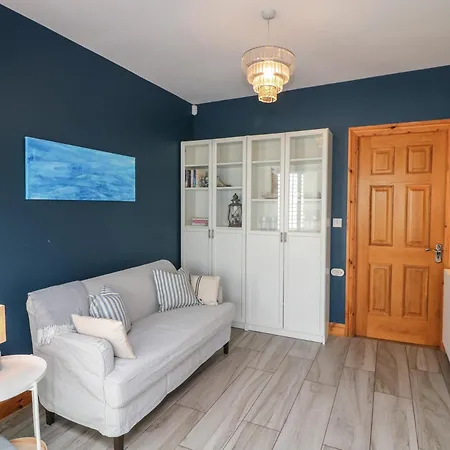 To The Beach! Tatil Evi