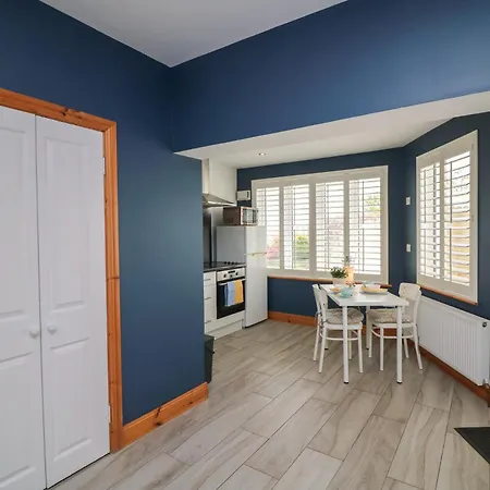 To The Beach! Tatil Evi