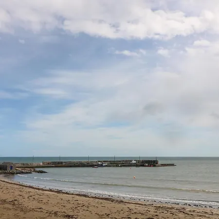 To The Beach! Holiday home *