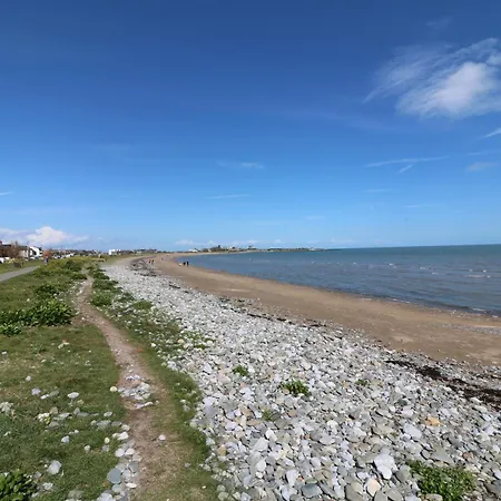 Holiday home To The Beach! *