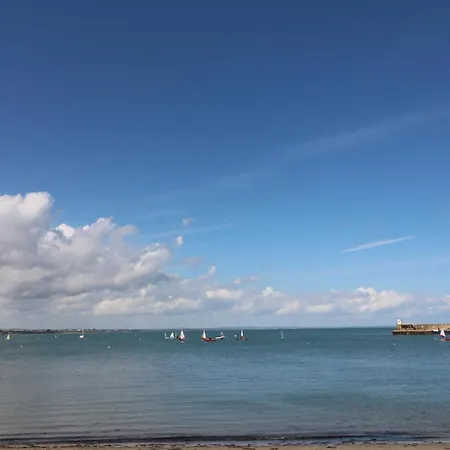 To The Beach! Holiday home